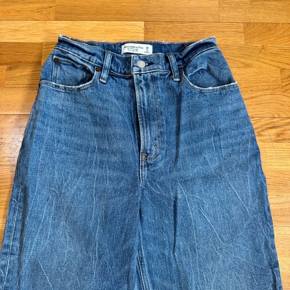 Abercrombie Ultra HighRise 90’s Straight Jeans